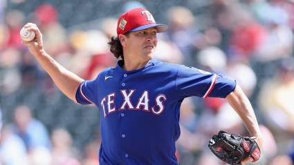 Jacob deGrom fue descartado horas antes de su debut, mientras los Rangers enfrentan una preocupación al comienzo de la temporada.