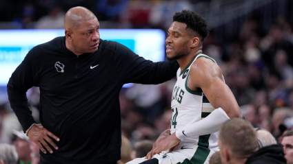 El entrenador de los Bucks, Doc Rivers, comparte una actualización tras el susto de la lesión de Giannis Antetokounmpo
