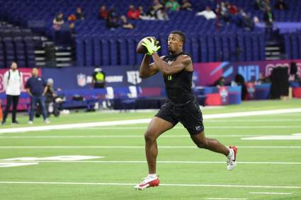 Los Giants se ven vinculados con un destacado jugador defensivo de Ohio State en el simulacro de draft de un periodista deportivo.