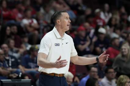 ¿Dónde se encuentra la Universidad Bautista de California? Datos del Torneo de la NCAA sobre el oponente de Kansas.