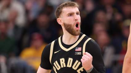 Braden Smith, de Purdue, supera a Bobby Hurley y establece un nuevo récord de la NCAA en su victoria sobre Queens.
