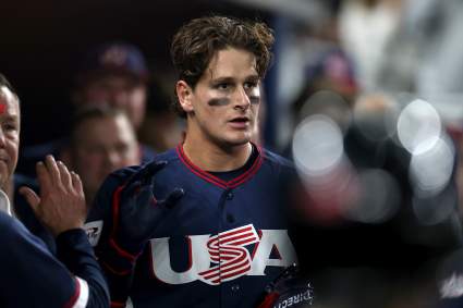 Roman Anthony de los Red Sox cumple con su cometido para el equipo de Estados Unidos en la semifinal del Clásico Mundial de Béisbol.
