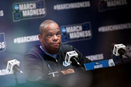 Cinco entrenadores que Carolina del Norte debería considerar tras la supuesta salida de Hubert Davis.