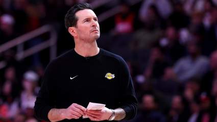 El portero titular de los Lakers recibe noticias preocupantes sobre su lesión antes del partido contra los Pacers.