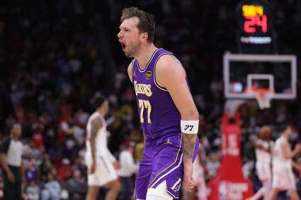 Luka Doncic, de los Lakers, dice que los comentarios provocadores de los aficionados lo sacaron de quicio.