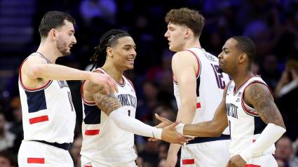 UConn anuncia una importante actualización sobre lesiones antes del partido contra UCLA en el Torneo de la NCAA.