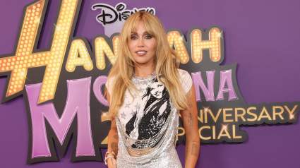 El elenco de 'Hannah Montana' se reúne para el estreno mundial del 'Especial del 20 Aniversario'.