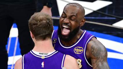 Luke Kennard, de los Lakers, le da crédito a LeBron James tras la canasta ganadora contra los Magic.