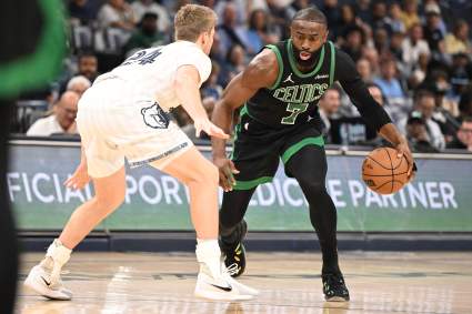 Jaylen Brown, de los Celtics, enfurece a los aficionados por la regla de los 65 partidos.