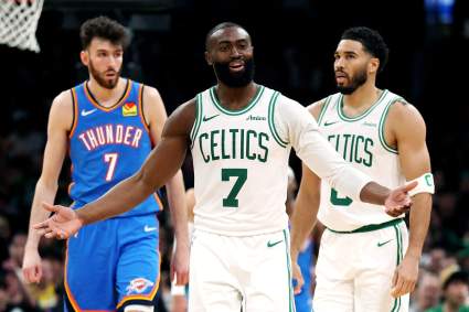 Jayson Tatum, de los Celtics, critica duramente a Jaylen Brown tras la victoria de los Thunder.