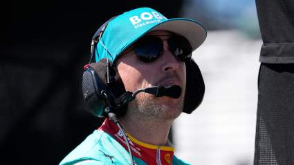 Denny Hamlin pide un cambio en la duración de las banderas amarillas de NASCAR.