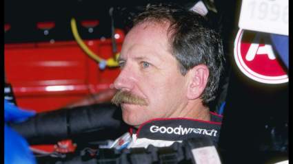 Dale Earnhardt regresa a Darlington
