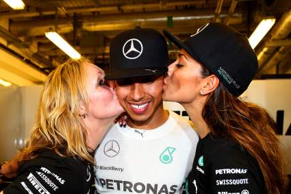 ¿Continuará Kim Kardashian con la tradición del 'beso del casco' mientras sale con Lewis Hamilton?