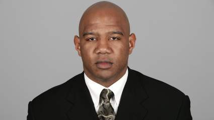 El odiado entrenador de los Jets es contratado por los Patriots semanas después de haber sido despedido.