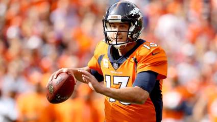 El ex mariscal de campo titular de los Broncos firma con un equipo de la NFC.