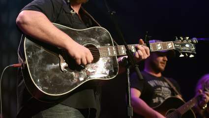 Una superestrella del country se sincera con valentía sobre vivir con TOC