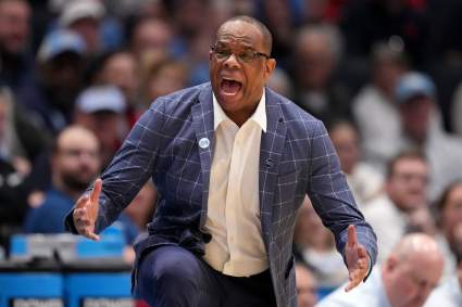 Se insta a Carolina del Norte a buscar un entrenador principal de la NBA para reemplazar a Hubert Davis.