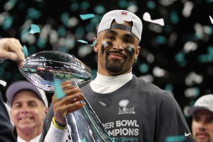El mariscal de campo de los Eagles, Jalen Hurts, se ve envuelto en una extraña propuesta de intercambio con la AFC.
