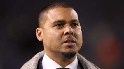 Los Eagles fichan a un especialista en presionar al mariscal de campo por el que los Bears hicieron un intercambio la temporada pasada.