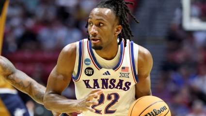 El enfrentamiento de dieciseisavos de final entre Kansas y St. John's hace historia antes del inicio del partido.