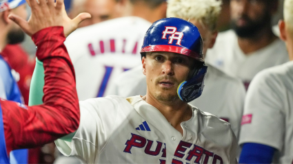 El jugador de los Dodgers se une a Puerto Rico para el Clásico Mundial de Béisbol a pesar de su lesión