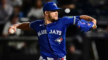 El lanzador de los Blue Jays enfrenta una batalla por la rotación a pesar de su contrato de $131 millones