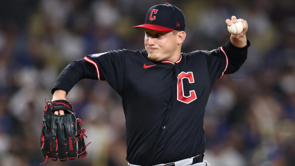 Cómo el pitcheo de los Guardianes neutralizó la alineación de los Dodgers