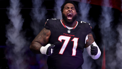 Los Texans transfieren a un veterano liniero a los Browns en un acuerdo para liberar el tope salarial.