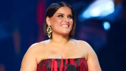 Nelly Furtado, de 47 años, deslumbra a sus fans con un espectacular vestido que realza sus curvas en los premios Juno 2026: FOTOS