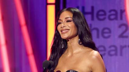 Nicole Scherzinger, de 47 años, acapara todas las miradas con un espectacular atuendo de cuero: VIDEO