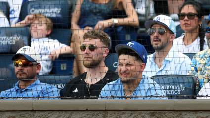 El emotivo reencuentro del mariscal de campo de los Chiefs, Patrick Mahomes, llama la atención en medio de su recuperación de la lesión.