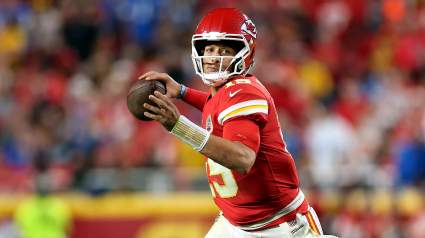 El mariscal de campo de los Chiefs, Patrick Mahomes, recibe una audaz predicción de un analista de la NFL.