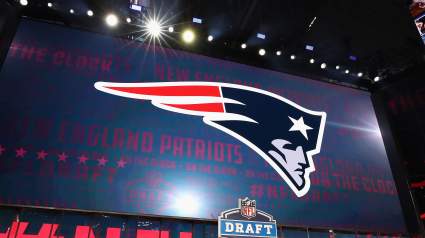Los Patriots vinculados a un defensor de la SEC que podría cambiar el rumbo del juego en un simulacro de draft.