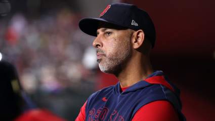 El mánager de los Boston Red Sox, Alex Cora, dio una sutil pista sobre la batalla por una posición clave.