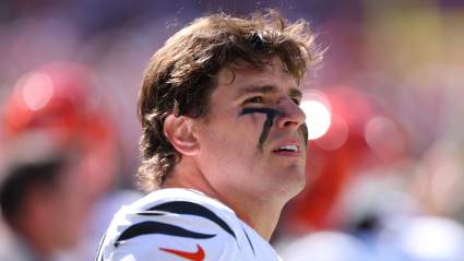 Los Ravens anuncian el contrato de Big Trey Hendrickson