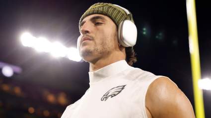 La prometida de Jaelan Phillips reacciona a su enorme contrato con los Panthers