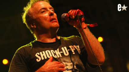 Una leyenda del punk comparte una actualización sobre su estado de salud tras ser hospitalizada por un derrame cerebral hemorrágico.