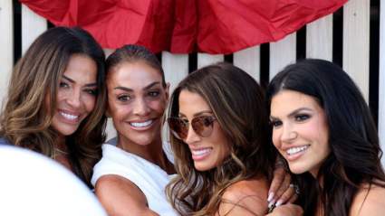Dolores Catania habla abiertamente sobre 'Real Housewives of Rhode Island' y su asombrosa doble, Liz McGraw.