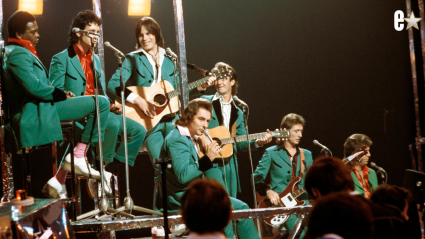 Querida estrella del rock de los 70 fallece a los 79 años tras una larga lucha contra la enfermedad: un compañero de banda comparte un emotivo homenaje.