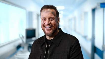 Jelly Roll revela fractura de clavícula tras accidente