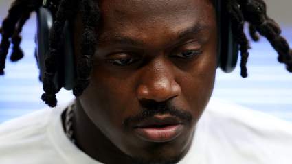 Un nuevo acuerdo por el traspaso de AJ Brown podría reducir los costos de los Patriots tras el acuerdo con Waddle.