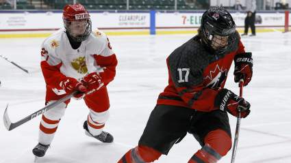 Prospecto de los Blues se compromete con la KHL