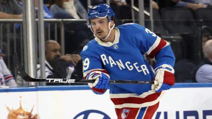 Los Sabres adquieren múltiples activos en transacciones