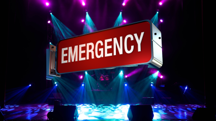 Un rapero se desmaya mientras está suspendido del techo durante una actuación: VIDEO