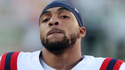 Los aficionados reaccionan después de que el corredor de los Patriots citara la Biblia para defender a Jaden Ivey.