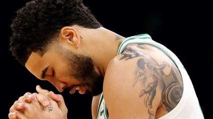 Jayson Tatum recibe una actualización sobre su lesión antes del partido entre los Celtics y los Hornets.
