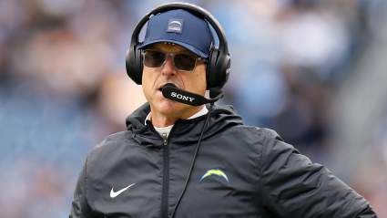 Instan a los Chargers a fichar a un exjugador destacado de Michigan que jugó para Jim Harbaugh.