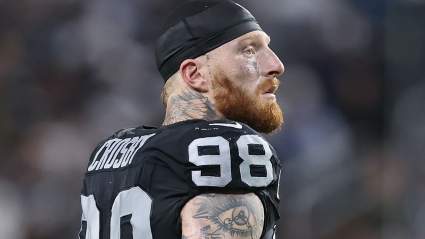 Los fanáticos de la NFL cuestionan el estado del traspaso de Maxx Crosby tras una publicación misteriosa de una sola palabra.