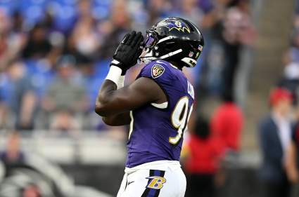 Los Dolphins incorporan a un exjugador de los Ravens especializado en presionar al mariscal de campo para reforzar su defensa.