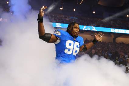 Los Buccaneers incorporan a un versátil ala defensiva procedente de los Lions.